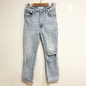 Abercrombie & Fitch Ultra High Rise Ankle Straight Jean